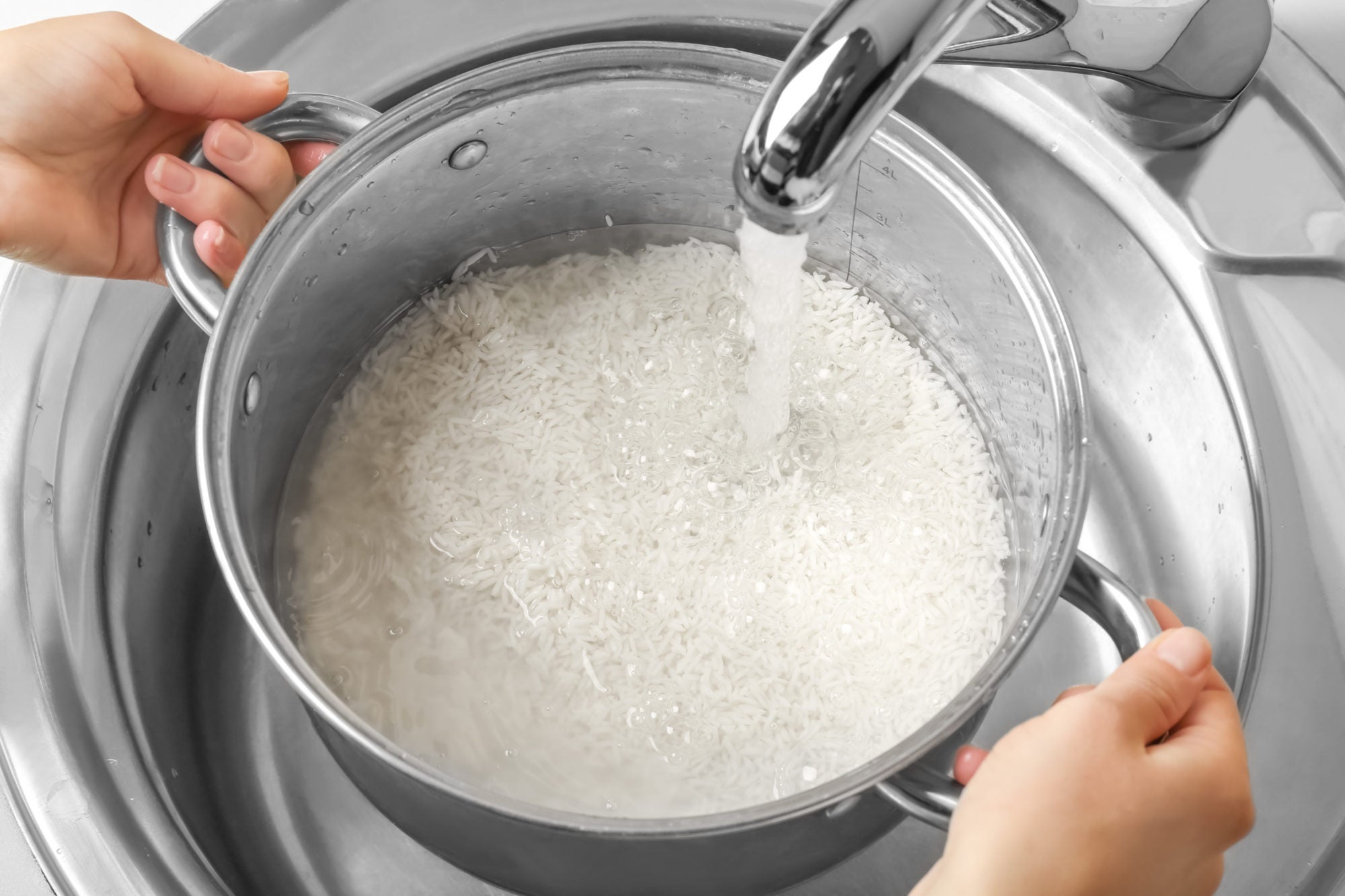 Cleaning Rice Before Cooking - Learn Methods