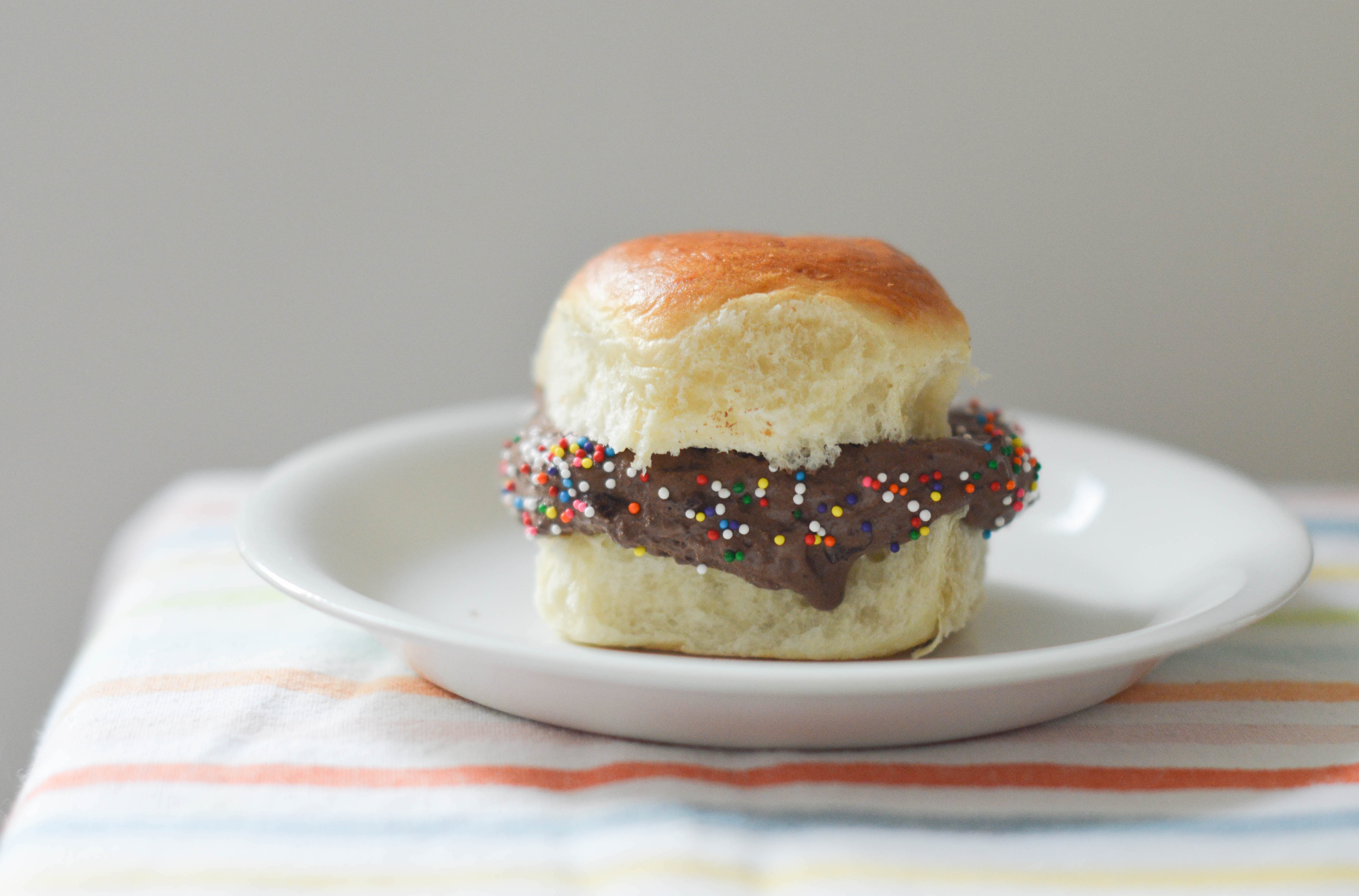 Forget the cookies, make ice cream sandwiches with bread instead