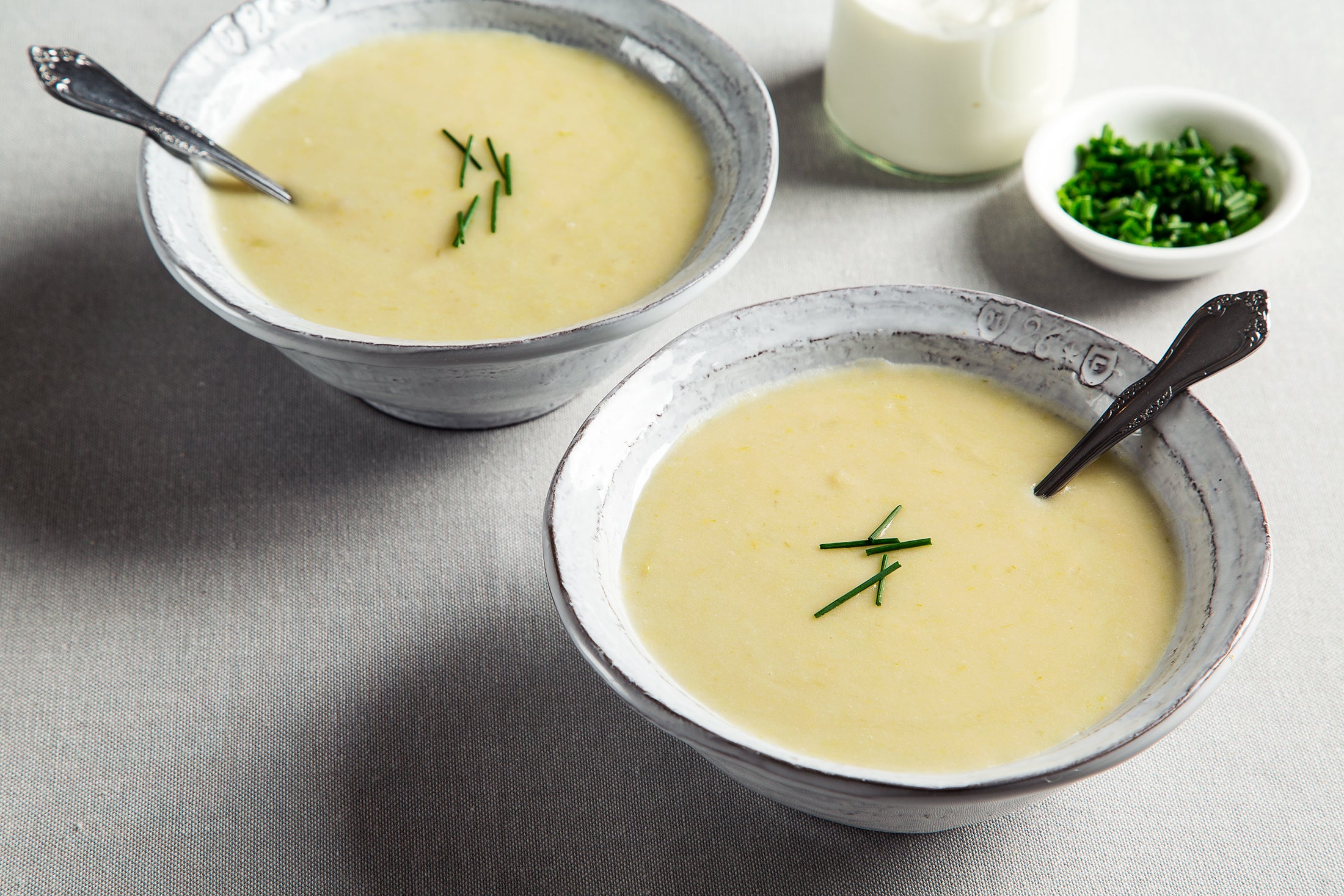 https://tastecooking.com/wp-content/uploads/2017/05/vichyssoise3.jpg