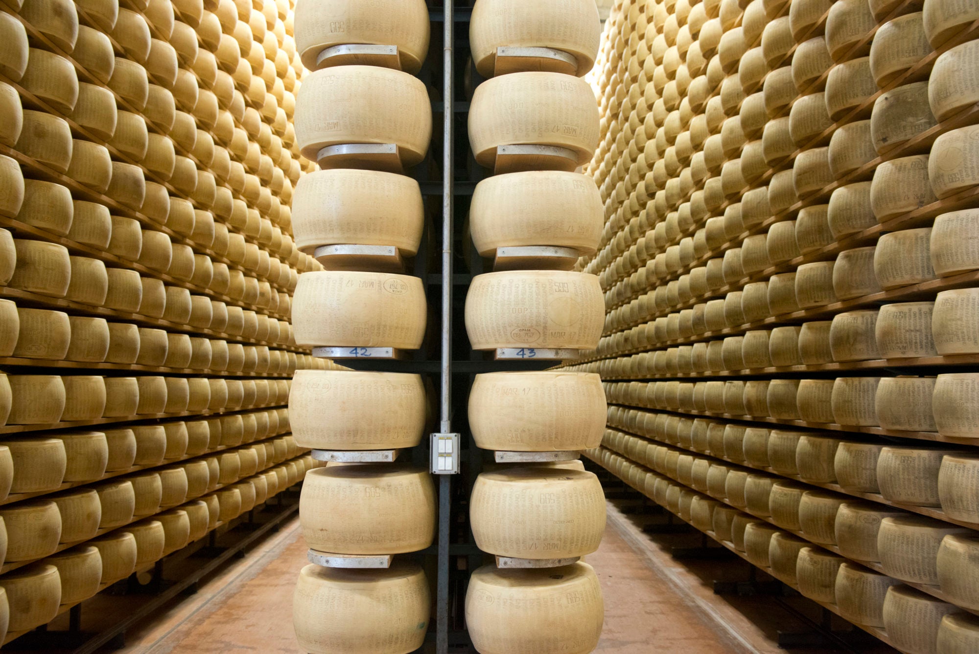 Parmigiano Reggiano DOP: Guide to the Italian Cheese