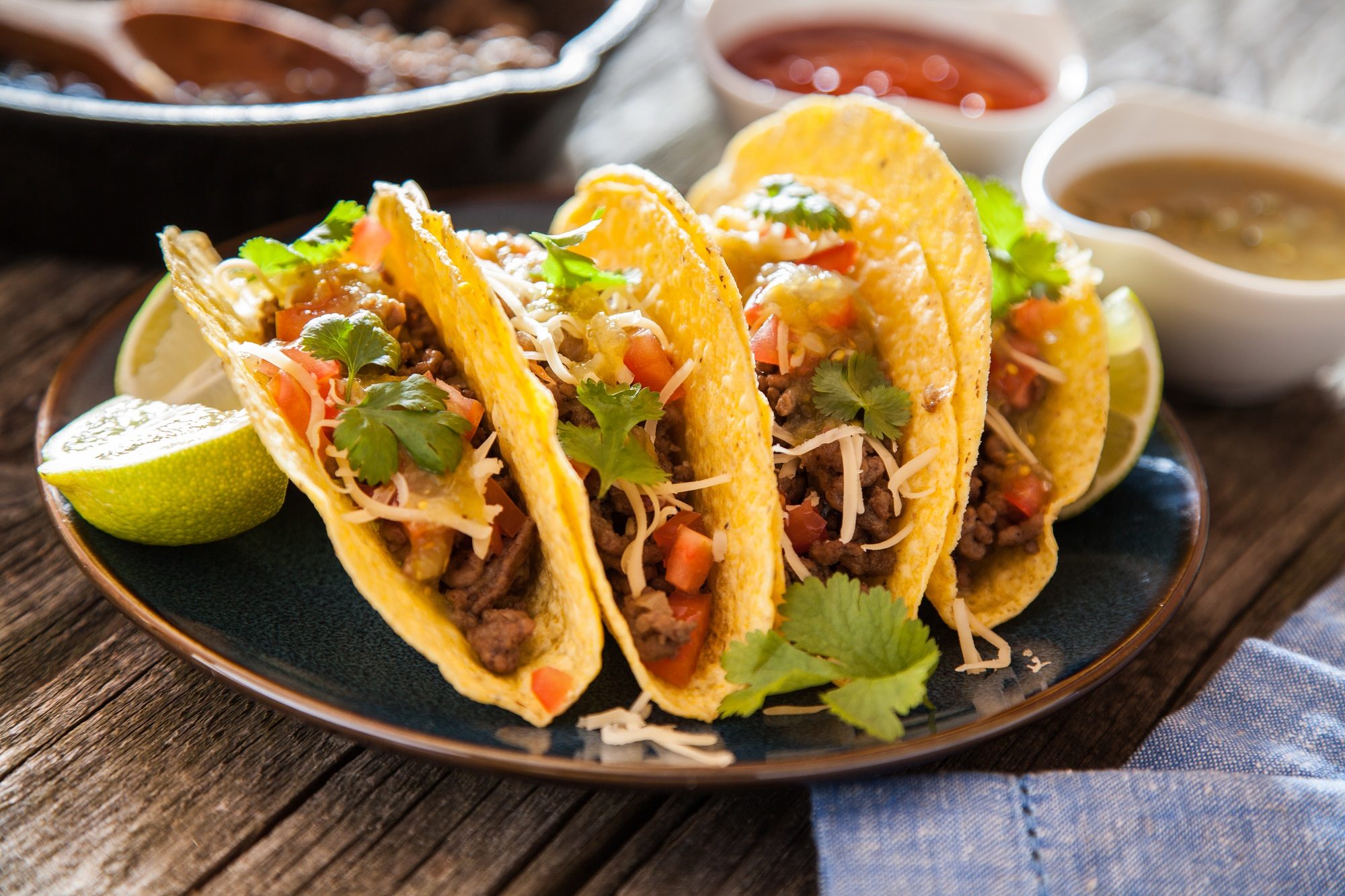 https://tastecooking.com/wp-content/uploads/2019/01/11.17_hard-shell-taco-2000x1333.jpg