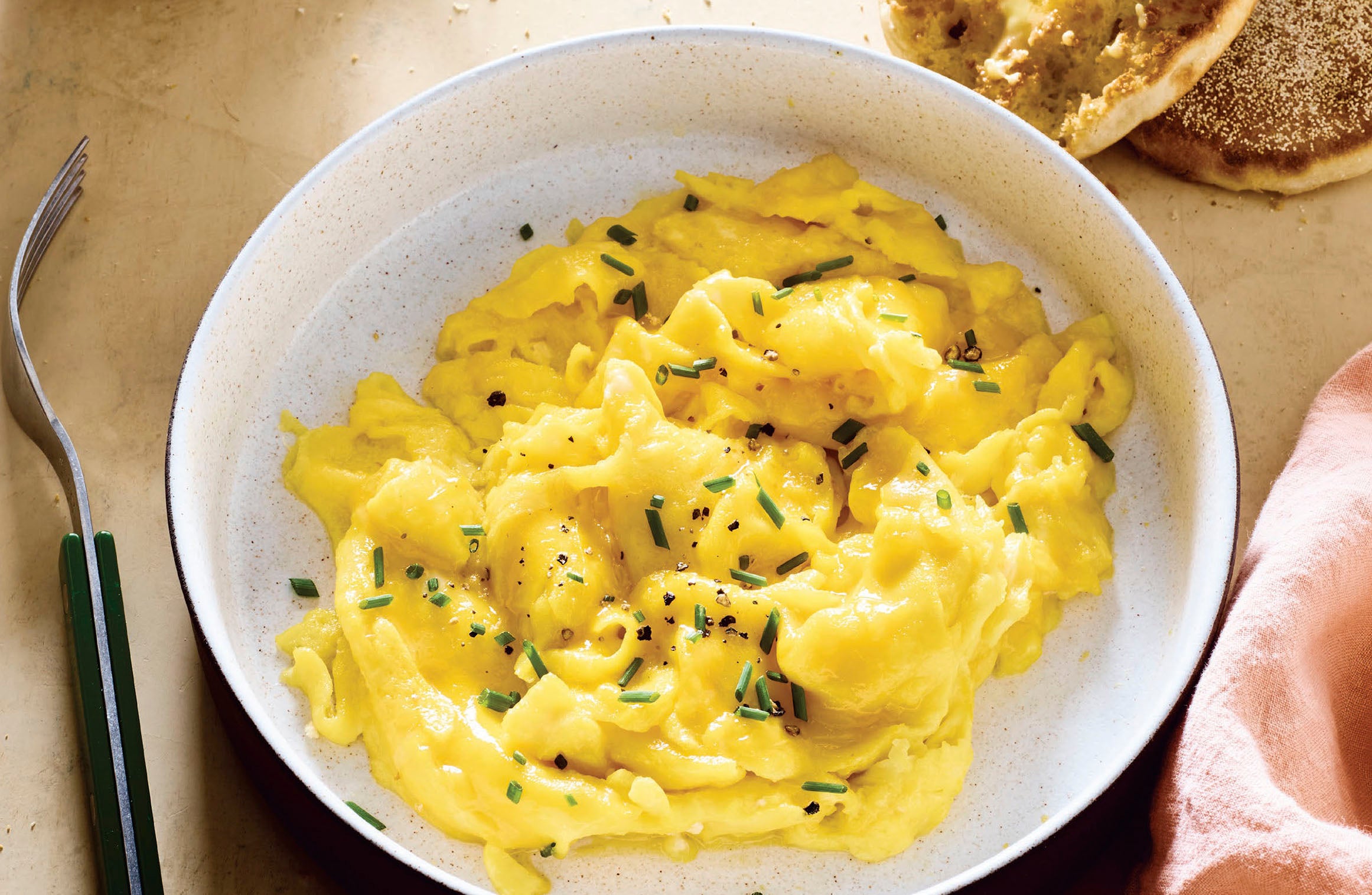 Creamy Dreamy Scrambled Eggs - De Ma CuisineDe Ma Cuisine