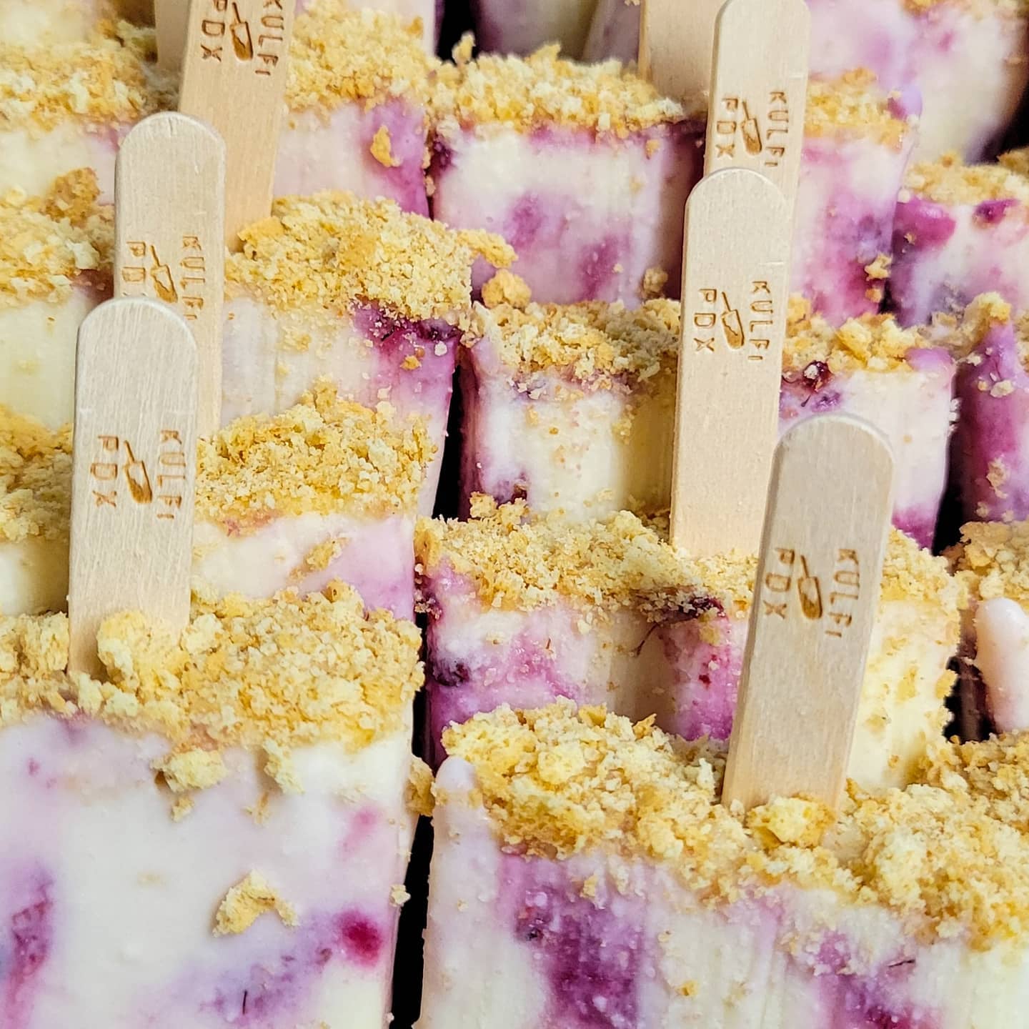 Glorious Treats: Spring Rice Krispies Pops