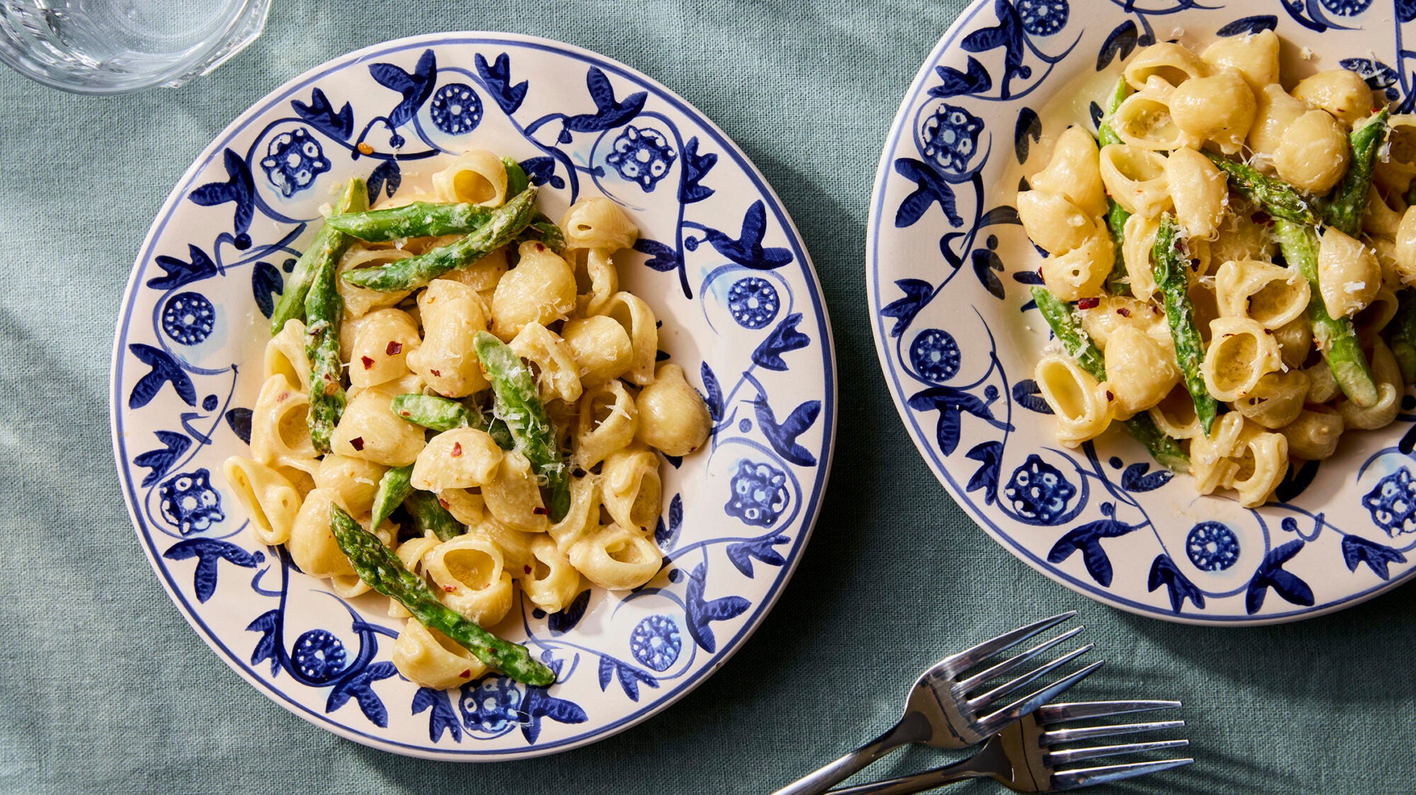 ARTICLE_LemonPasta_ZGregory_Burggraaf_TASTE21429